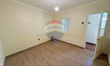 AMPLIA CASA REMODELADA  USO COMERCIAL - RECOLETA