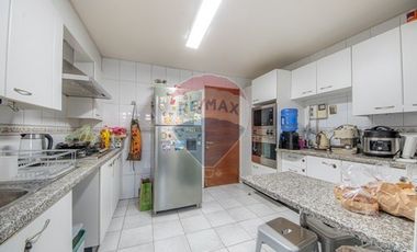 Exclusivo y amplio Dpto. con hermosa vista