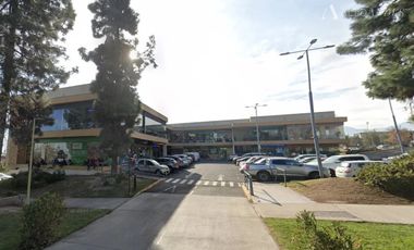 Local Comercial en Arriendo en Av. Camino El Alba con Av La plaza