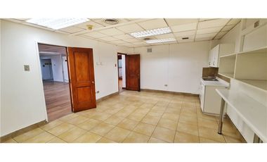 Espaciosa y luminosa oficina! Mac Iver / Agustinas