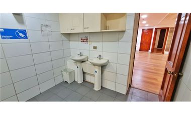 Espaciosa y luminosa oficina! Mac Iver / Agustinas