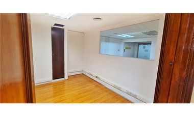 Espaciosa y luminosa oficina! Mac Iver / Agustinas