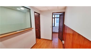 Espaciosa y luminosa oficina! Mac Iver / Agustinas