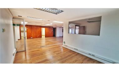 Espaciosa y luminosa oficina! Mac Iver / Agustinas