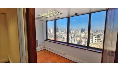 Espaciosa y luminosa oficina! Mac Iver / Agustinas