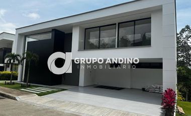 ARRIENDO de CASA CAMPESTRE en PIEDECUESTA