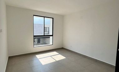 Casa en Renta en Altrisa, Garcia