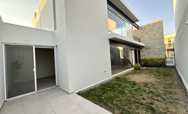 Loft I 2 recámaras | 2 baños | Jardín| Terraza | 2 estacionamientos