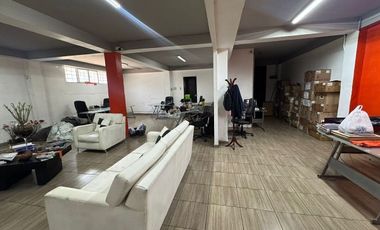 Edificio en Venta y Renta, Granjas Mexico, 771m2