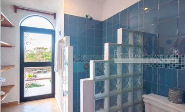 Luna Azul 2nd Floor