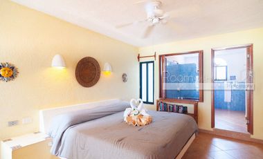 Luna Azul 2nd Floor