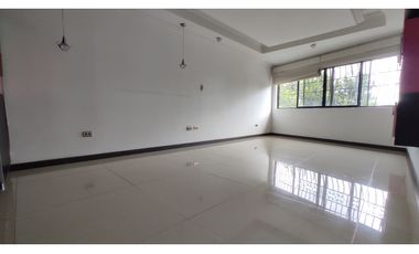 ALQUILO CASA EN LA ELVIRA COD 7818524