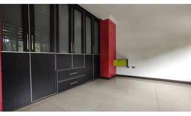 ALQUILO CASA EN LA ELVIRA COD 7818524