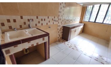 ALQUILO CASA EN LA ELVIRA COD 7818524