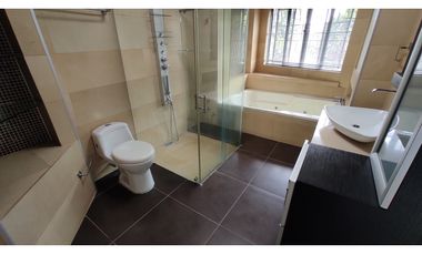 ALQUILO CASA EN LA ELVIRA COD 7818524