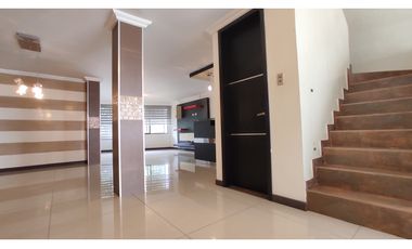 ALQUILO CASA EN LA ELVIRA COD 7818524