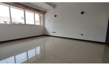 ALQUILO CASA EN LA ELVIRA COD 7818524