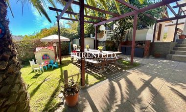 Camilo Henriquez, Quilpué. Casa con hermoso Jardín.