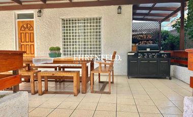 Camilo Henriquez, Quilpué. Casa con hermoso Jardín.