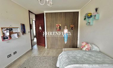 Pinares de Montemar. Casa mediterránea, en Condominio.
