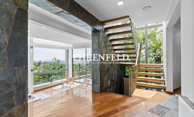 La Calandrina, Las Condes. Casa exclusiva, de 5 niveles
