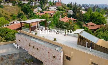 La Calandrina, Las Condes. Casa exclusiva, de 5 niveles