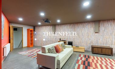 La Calandrina, Las Condes. Casa exclusiva, de 5 niveles