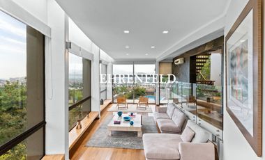 La Calandrina, Las Condes. Casa exclusiva, de 5 niveles
