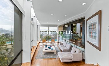 La Calandrina, Las Condes. Casa exclusiva, de 5 niveles