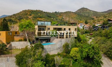 La Calandrina, Las Condes. Casa exclusiva, de 5 niveles