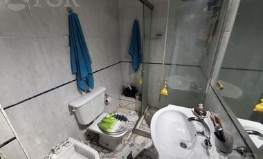 Casa en Alquiler de 2 Plantas: Amoblada, con Suite, Escritorio y Patio