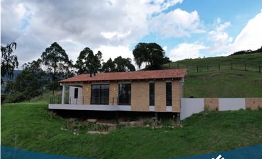 En Venta Hermosa Casa Campestre Nueva en Tabio