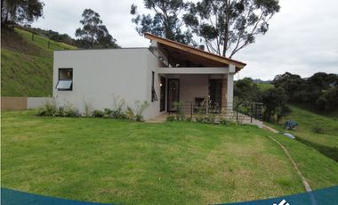 En Venta Hermosa Casa Campestre Nueva en Tabio