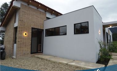 En Venta Hermosa Casa Campestre Nueva en Tabio