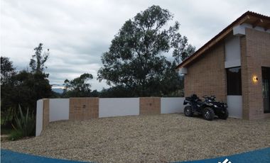 En Venta Hermosa Casa Campestre Nueva en Tabio