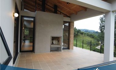 En Venta Hermosa Casa Campestre Nueva en Tabio