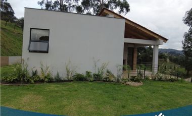 En Venta Hermosa Casa Campestre Nueva en Tabio