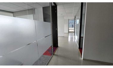 ARRIENDO OFICINA 160m2  SEMI-AMOBLADA ZONA FINANCIERA SANTA BARBARA