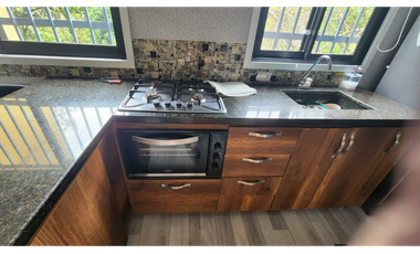 Vende Apartamento remodelado Primer piso- San Javier