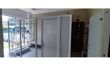 VENTA HERMOSISIMA CASA DENTRO DEL MEJOR CONDOMINIO DE CHINAUTA C/MARCA