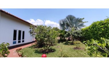 VENTA HERMOSISIMA CASA DENTRO DEL MEJOR CONDOMINIO DE CHINAUTA C/MARCA