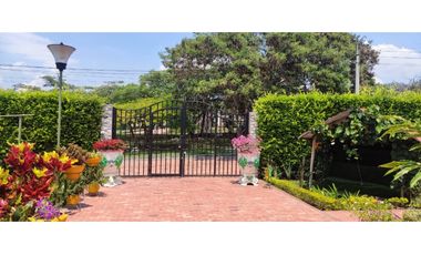 VENTA HERMOSISIMA CASA DENTRO DEL MEJOR CONDOMINIO DE CHINAUTA C/MARCA