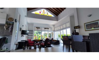 VENTA HERMOSISIMA CASA DENTRO DEL MEJOR CONDOMINIO DE CHINAUTA C/MARCA