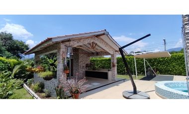 VENTA HERMOSISIMA CASA DENTRO DEL MEJOR CONDOMINIO DE CHINAUTA C/MARCA