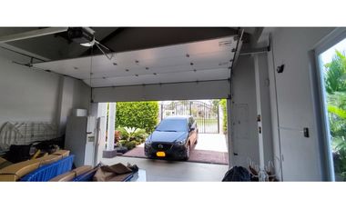 VENTA HERMOSISIMA CASA DENTRO DEL MEJOR CONDOMINIO DE CHINAUTA C/MARCA