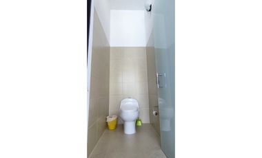 VENTA HERMOSISIMA CASA DENTRO DEL MEJOR CONDOMINIO DE CHINAUTA C/MARCA