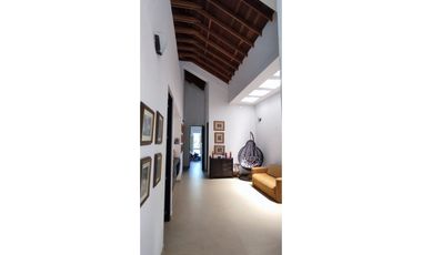 VENTA HERMOSISIMA CASA DENTRO DEL MEJOR CONDOMINIO DE CHINAUTA C/MARCA