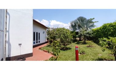 VENTA HERMOSISIMA CASA DENTRO DEL MEJOR CONDOMINIO DE CHINAUTA C/MARCA