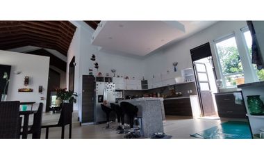 VENTA HERMOSISIMA CASA DENTRO DEL MEJOR CONDOMINIO DE CHINAUTA C/MARCA