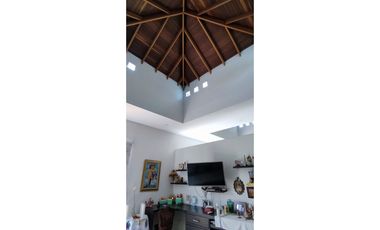 VENTA HERMOSISIMA CASA DENTRO DEL MEJOR CONDOMINIO DE CHINAUTA C/MARCA